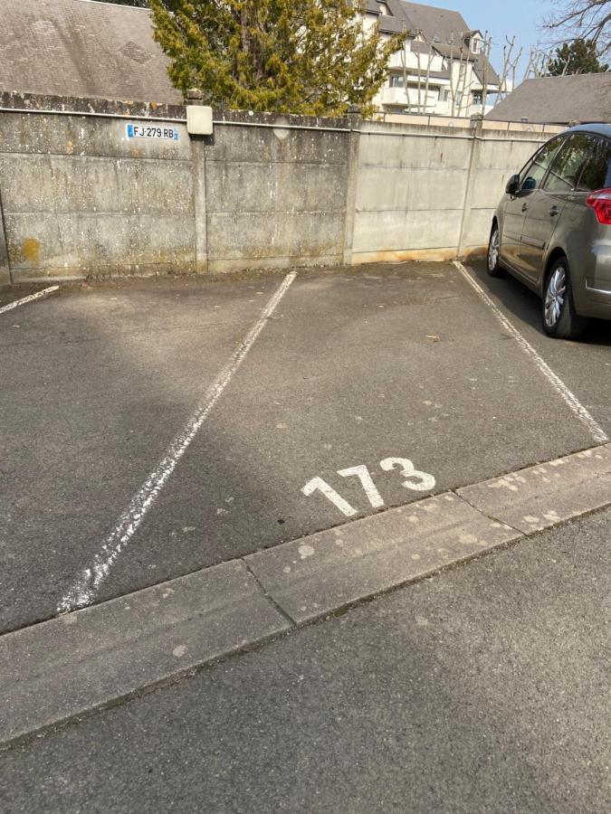 Appartement entier en résidence centre ville Vendôme Exterior foto
